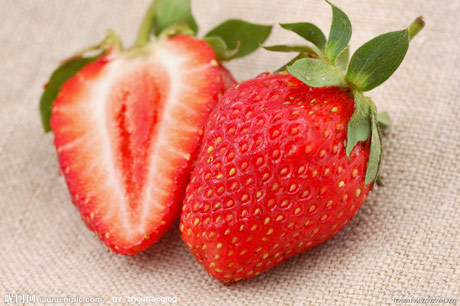 冬春草莓受欢迎 挑选草莓八成熟为好（图片来源于昵图网）