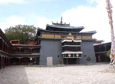 西藏日喀则嘎东寺
