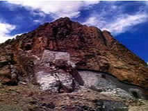 西藏日喀则金嘎溶洞
