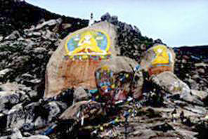 西藏拉萨扎耶巴洞窟群